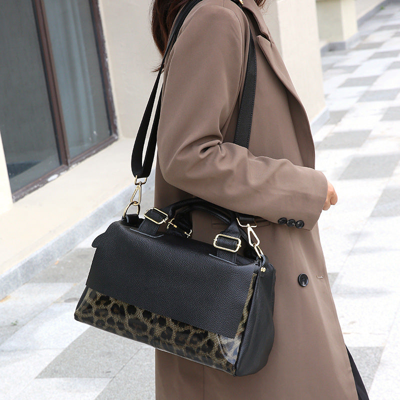 👜✨ Sac bandoulière en cuir véritable imprimé léopard – Style audacieux & luxe Yiwu Ruijia Auto Supplies Co., Ltd.