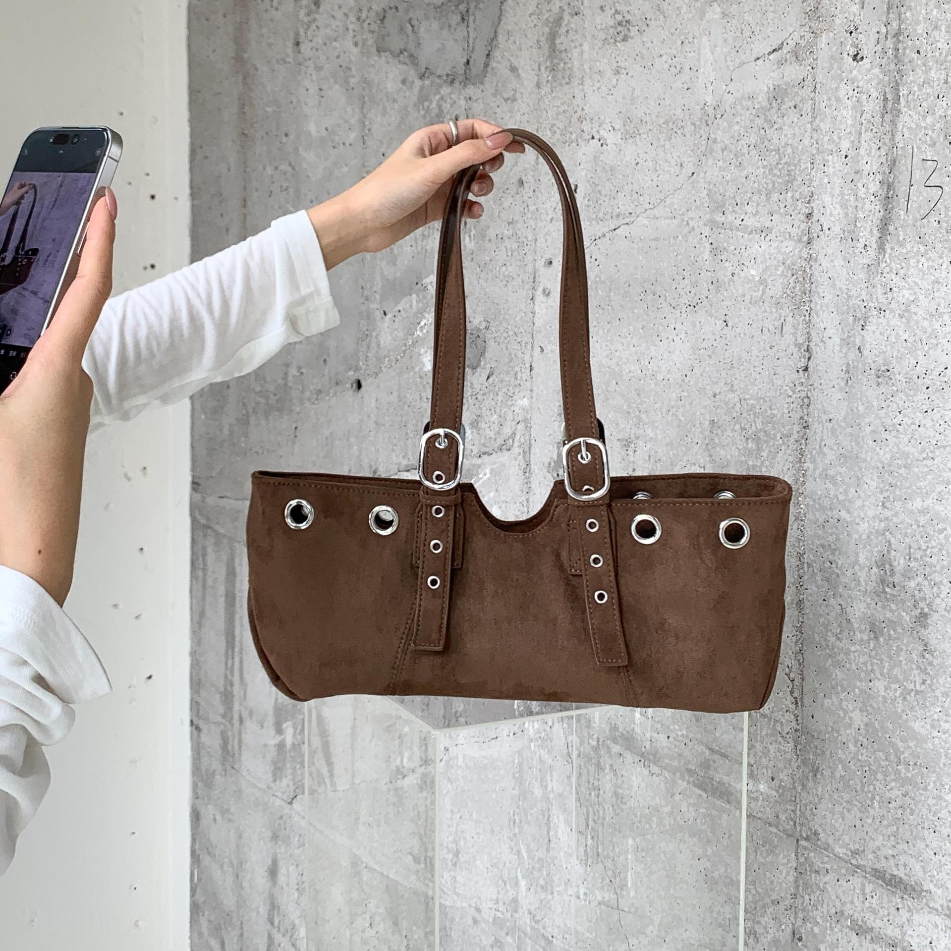 Sac à Main Femme Peluche – Léopard, Rivets &amp; Style Trendy, 4 Coloris 👜✨ Yiwu Ruijia Auto Supplies Co., Ltd.