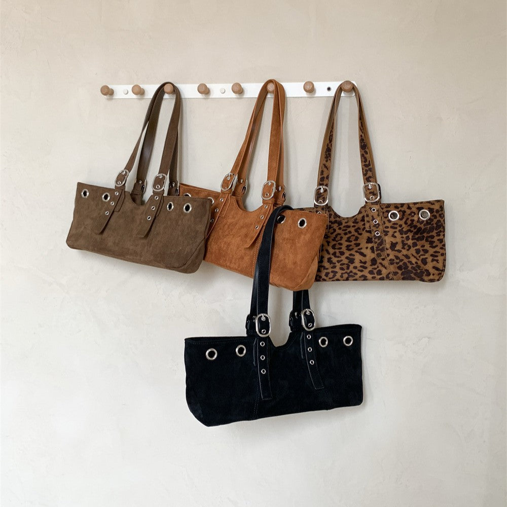 Sac à Main Femme Peluche – Léopard, Rivets &amp; Style Trendy, 4 Coloris 👜✨ Yiwu Ruijia Auto Supplies Co., Ltd.