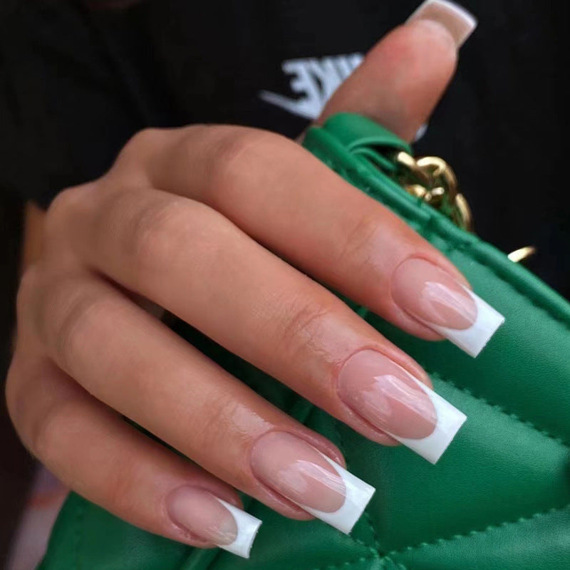 24 Faux Ongles French Blanc Cœur – Longueur Moyenne, Colle Jelly 💅🤍✨ Yiwu Ruijia Auto Supplies Co., Ltd.
