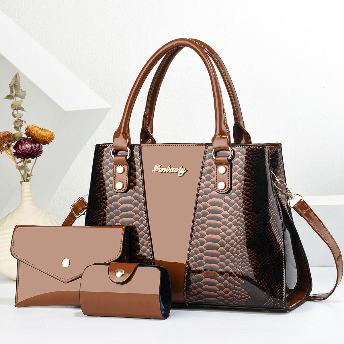 👜✨ Set de 3 sacs rétro européens – Style chic & organisation parfaite Yiwu Ruijia Auto Supplies Co., Ltd.