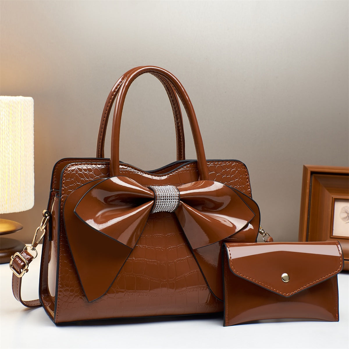 Fashionable Crocodile-Print Bow Bucket Bag Patent Leather Glossy Crossbody Bag Yiwu Ruijia Auto Supplies Co., Ltd.