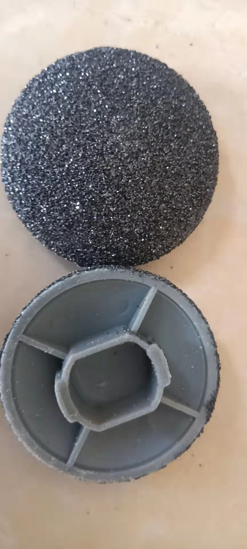 Râpe Électrique Pieds – Élimine Callosités &amp; Peaux Mortes, 2 Coloris 🦶✨ Yiwu Ruijia Auto Supplies Co., Ltd.