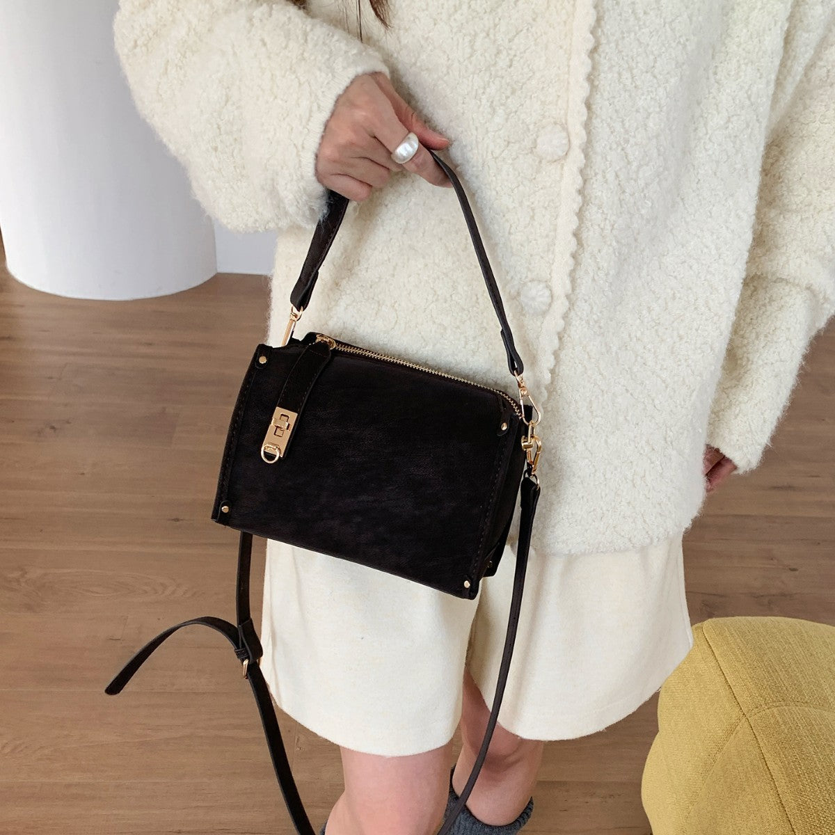 👜✨ Sac bandoulière urbain minimaliste – Style chic & essentiel du quotidien Yiwu Ruijia Auto Supplies Co., Ltd.