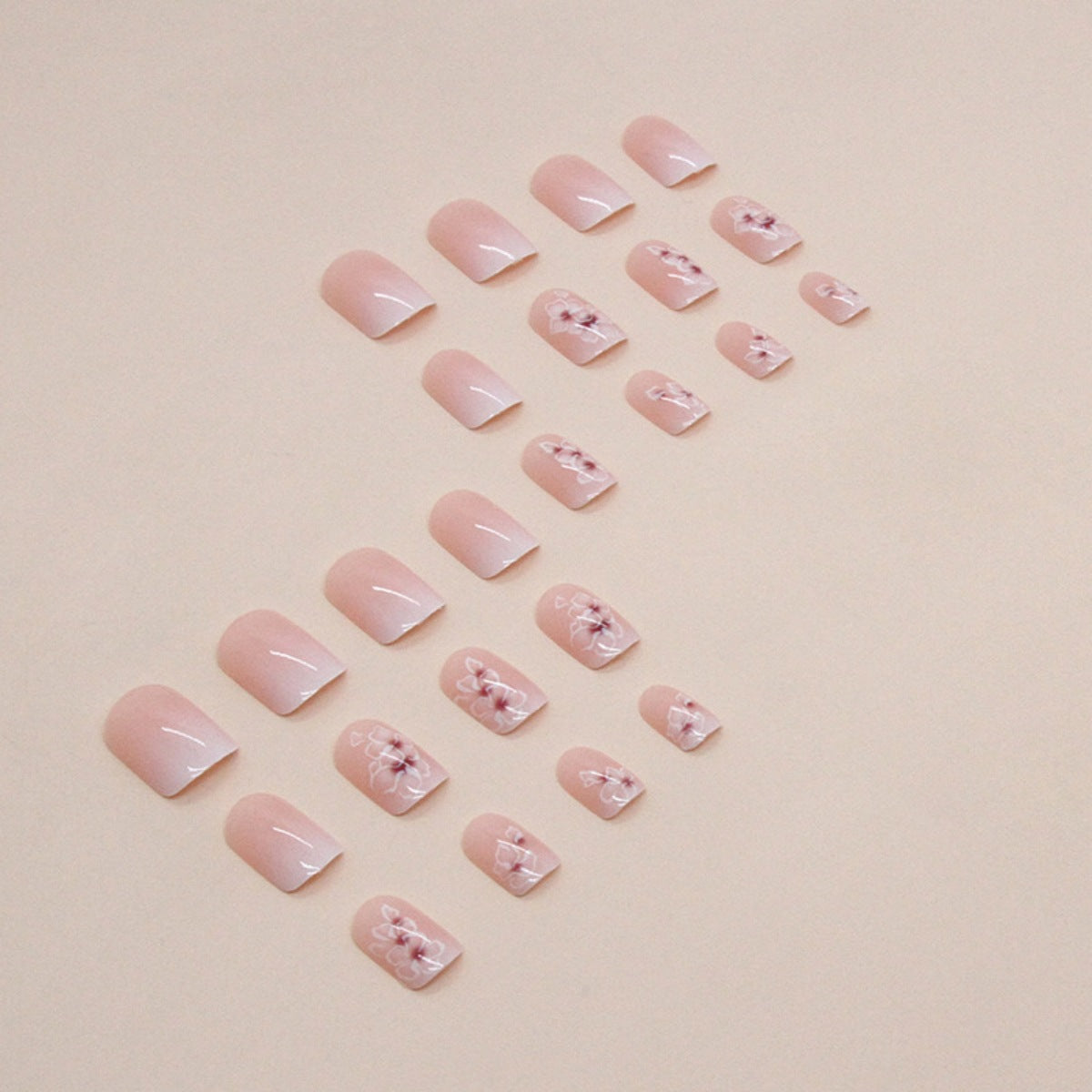 24 Faux Ongles Carrés Courts – Fleurs Blanches Dégradé Féerique, Colle Jelly 💅🌸✨ Yiwu Ruijia Auto Supplies Co., Ltd.