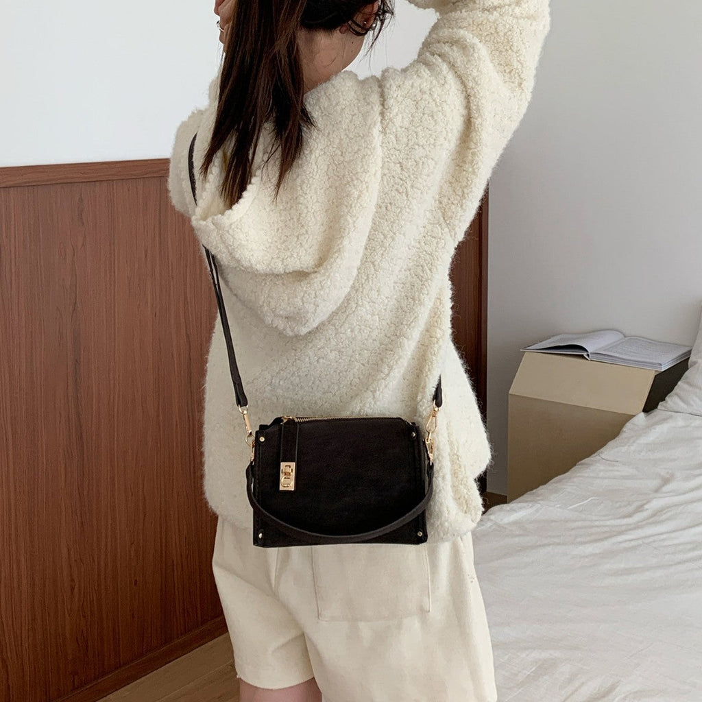 👜✨ Sac bandoulière urbain minimaliste – Style chic & essentiel du quotidien Yiwu Ruijia Auto Supplies Co., Ltd.