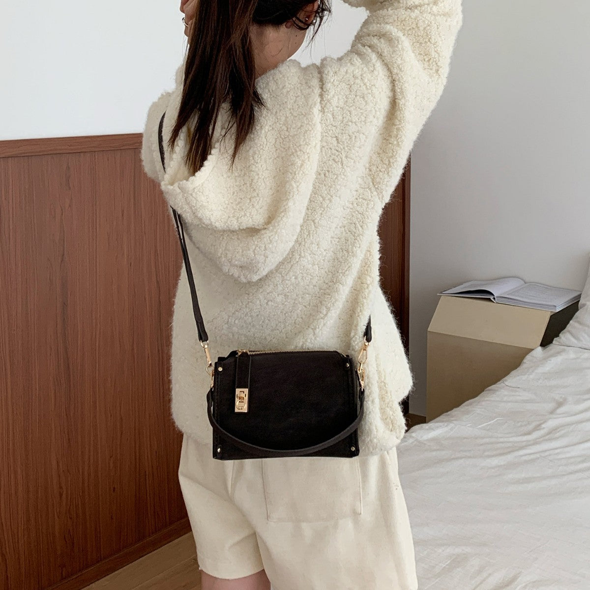 👜✨ Sac bandoulière urbain minimaliste – Style chic & essentiel du quotidien Yiwu Ruijia Auto Supplies Co., Ltd.
