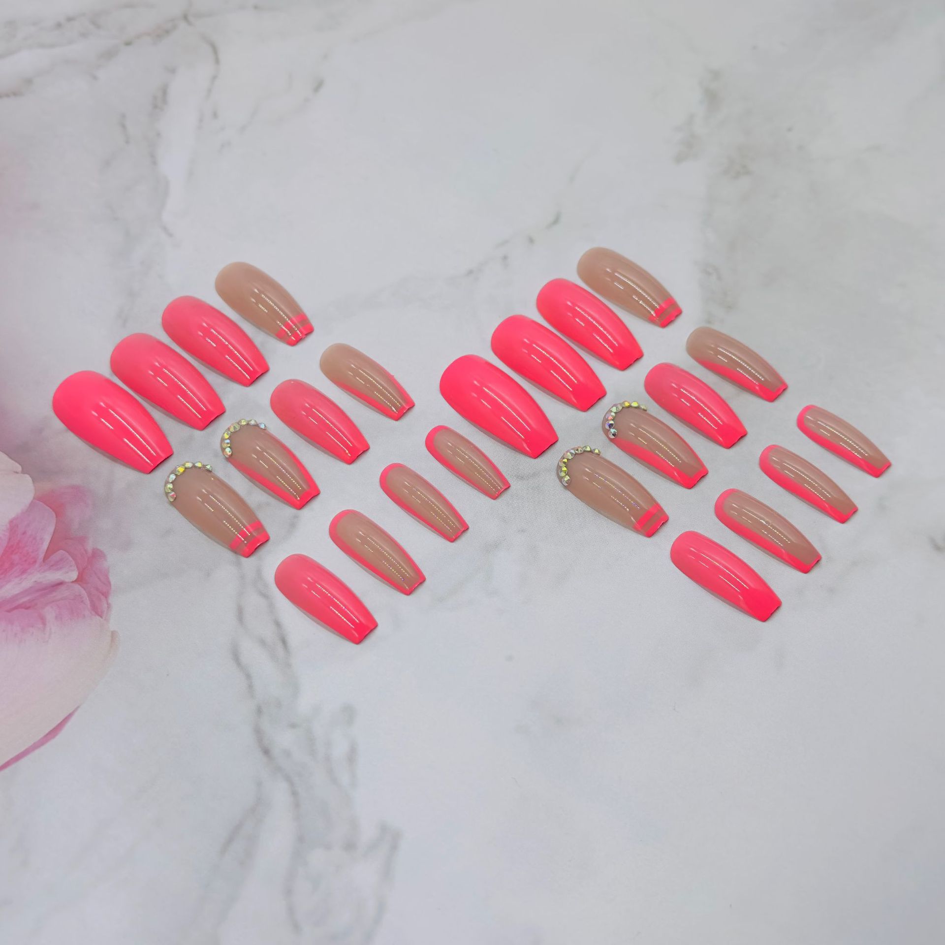 4 Faux Ongles Cristaux Colorés – Rose, Style Européen &amp; Américain, Colle ou Gel 💅💎✨ Yiwu Ruijia Auto Supplies Co., Ltd.
