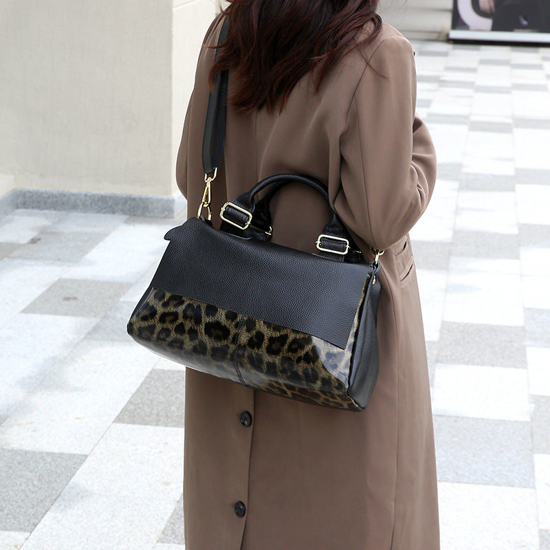 👜✨ Sac bandoulière en cuir véritable imprimé léopard – Style audacieux & luxe Yiwu Ruijia Auto Supplies Co., Ltd.
