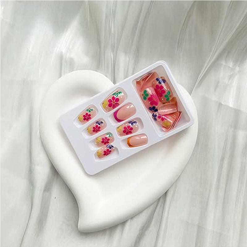 Kit de 24 Faux Ongles Carrés Courts – Motifs Floraux et French Manucure 💅 Yiwu Ruijia Auto Supplies Co., Ltd.