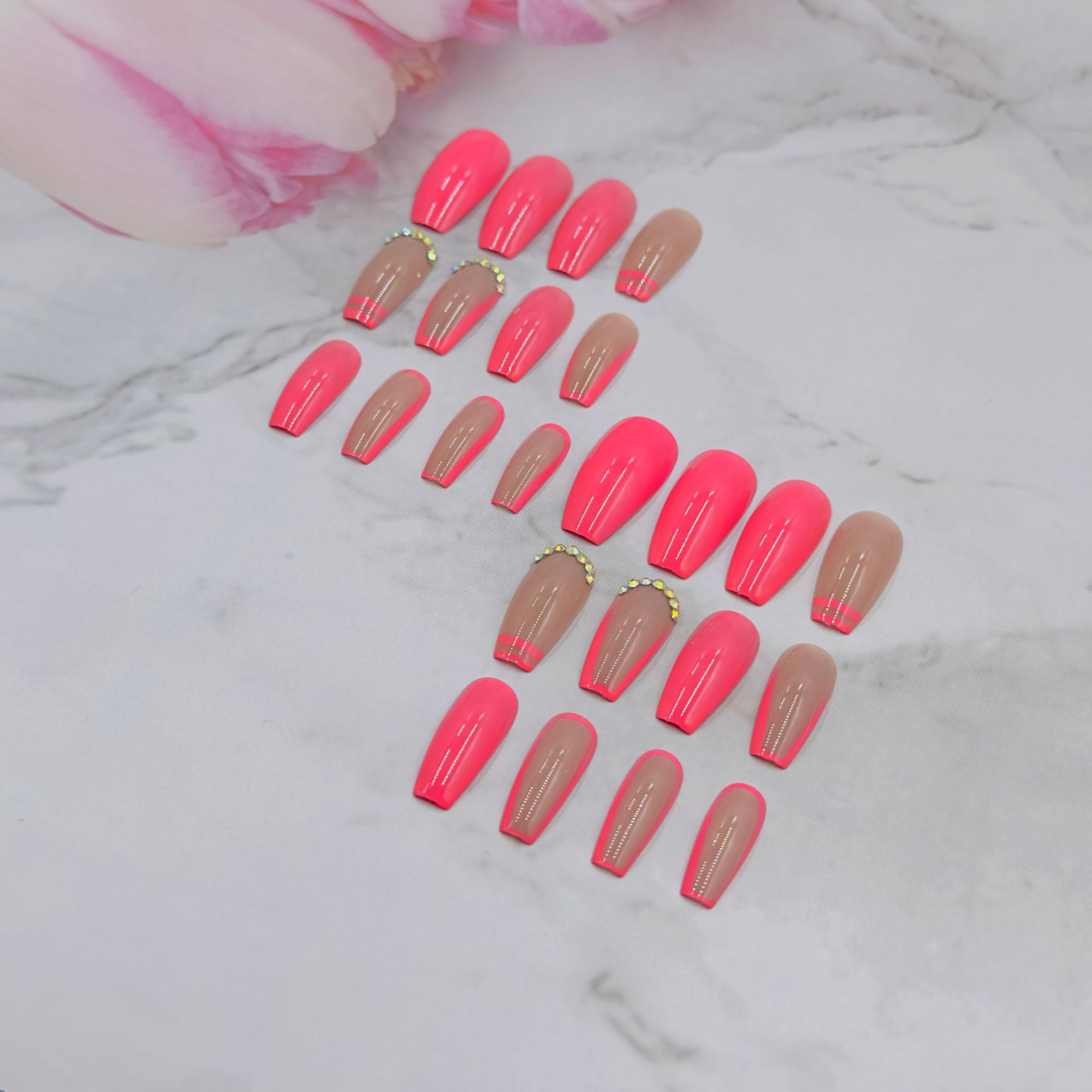 4 Faux Ongles Cristaux Colorés – Rose, Style Européen &amp; Américain, Colle ou Gel 💅💎✨ Yiwu Ruijia Auto Supplies Co., Ltd.