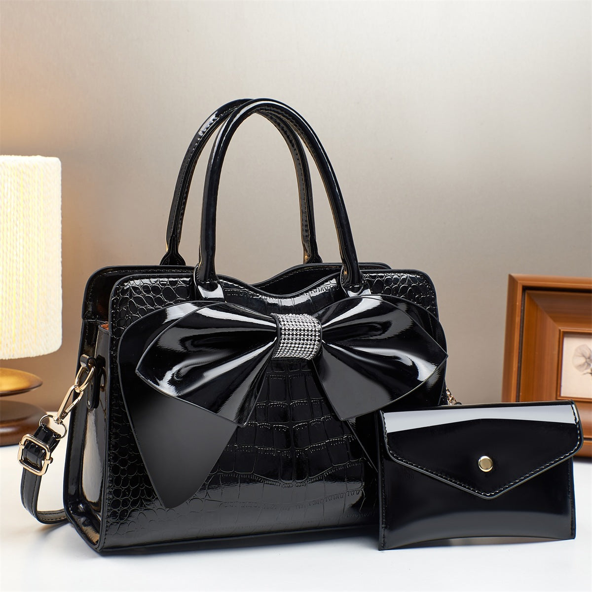 Fashionable Crocodile-Print Bow Bucket Bag Patent Leather Glossy Crossbody Bag Yiwu Ruijia Auto Supplies Co., Ltd.
