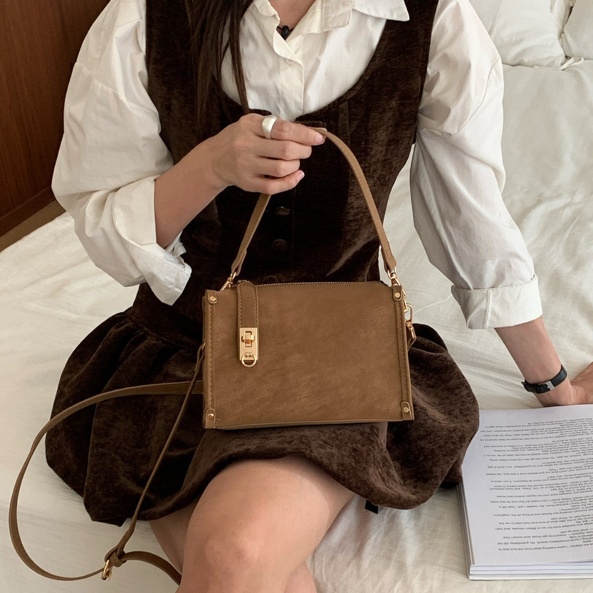 👜✨ Sac bandoulière urbain minimaliste – Style chic & essentiel du quotidien Yiwu Ruijia Auto Supplies Co., Ltd.