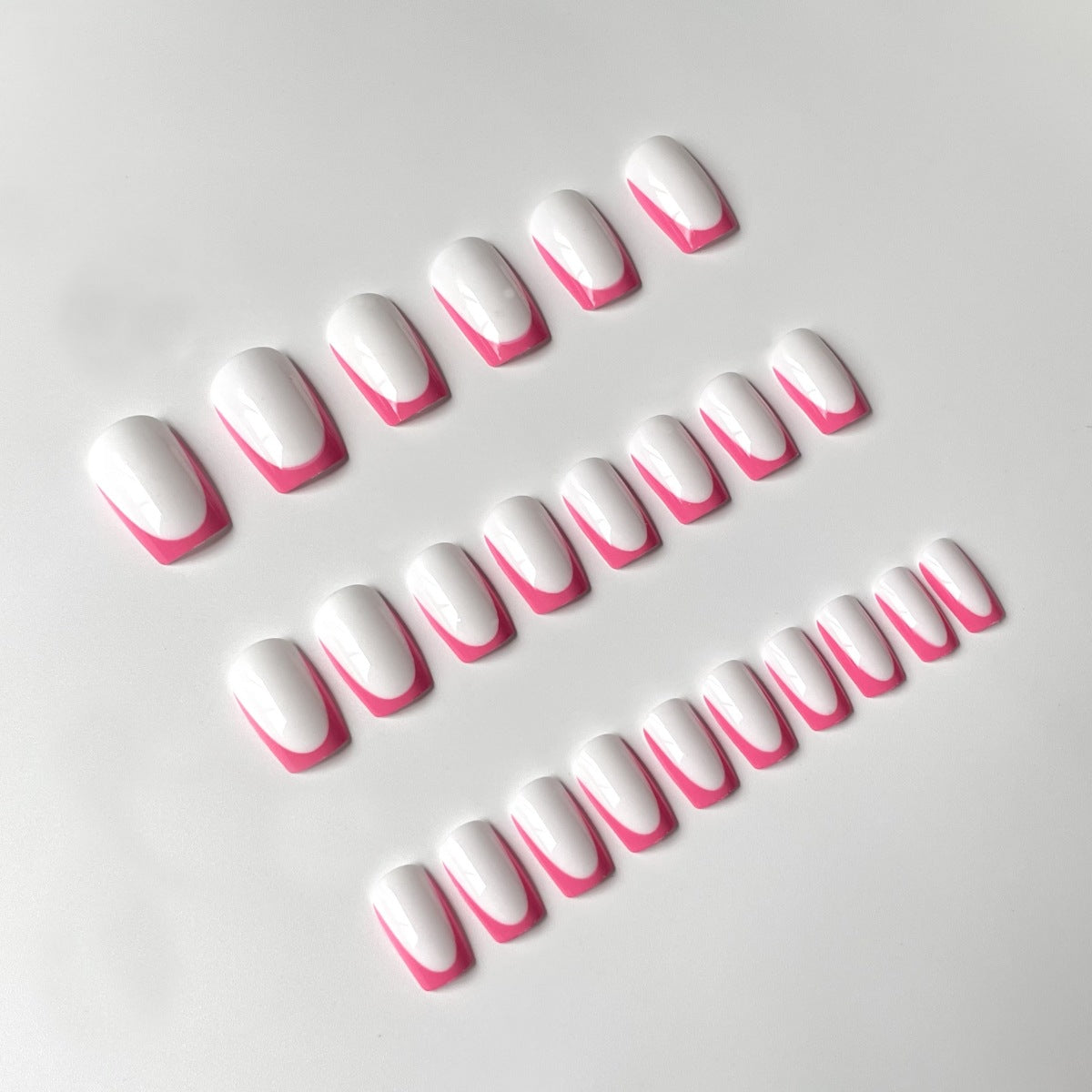 24 Faux Ongles Carrés Courts Tartan – Colle Jelly, Style Ins Luxe Abordable 💅✨ Yiwu Ruijia Auto Supplies Co., Ltd.