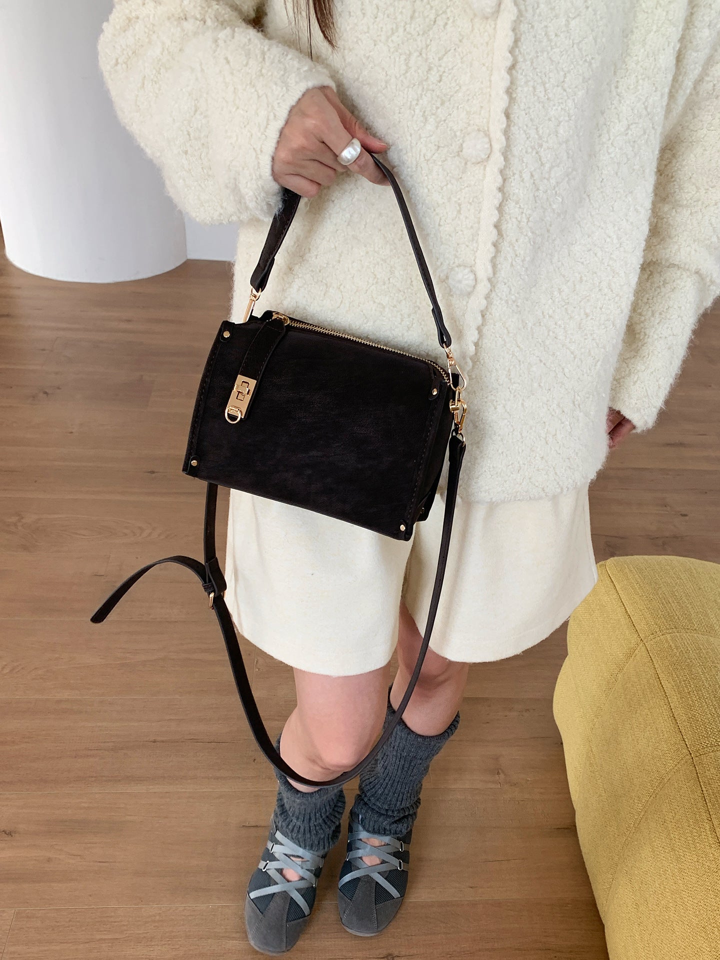 👜✨ Sac bandoulière urbain minimaliste – Style chic & essentiel du quotidien Yiwu Ruijia Auto Supplies Co., Ltd.
