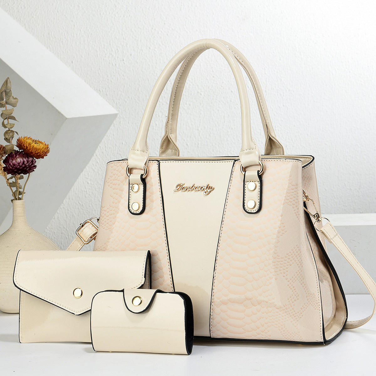👜✨ Set de 3 sacs rétro européens – Style chic & organisation parfaite Yiwu Ruijia Auto Supplies Co., Ltd.